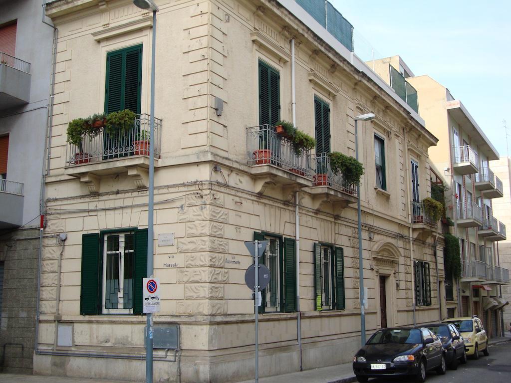 La Maison Des Livres Reggio Calabria Exterior photo