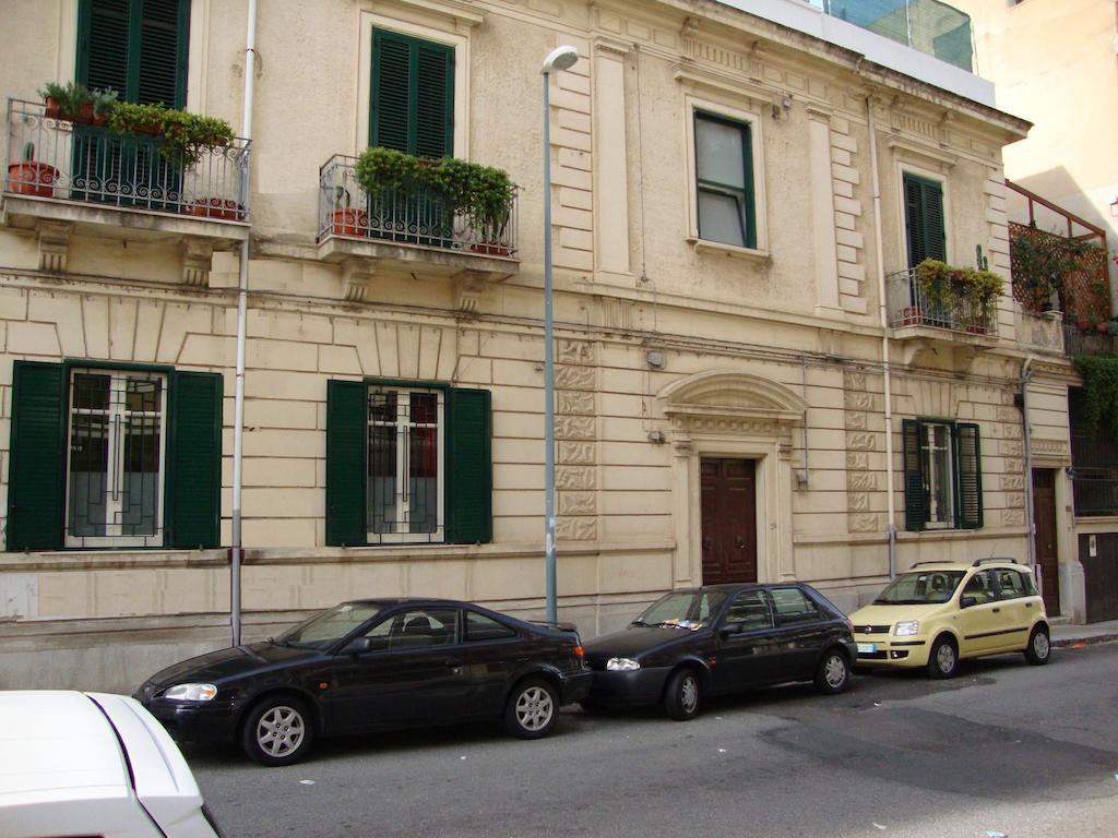 La Maison Des Livres Reggio Calabria Exterior photo